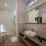 Mwc - Via Ganaceto 100 *
