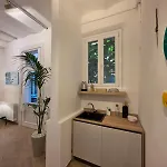 Mwc - Via Ganaceto 100 *