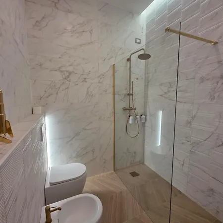 Mwc - Via Ganaceto 100 *