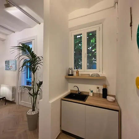 Mwc - Via Ganaceto 100 *