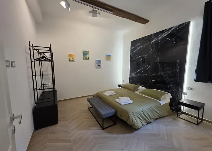 Mwc - Via Ganaceto 100